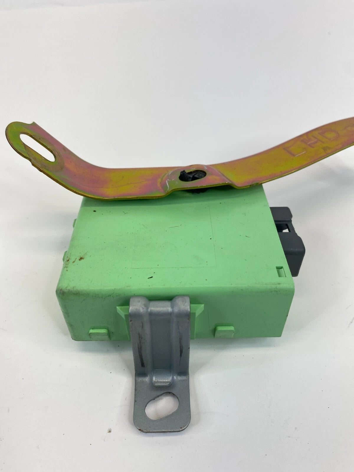 1998-2005 LEXUS GS300 RUNNING LIGHT RELAY CONTROL MODULE 82642-33020 OEM
