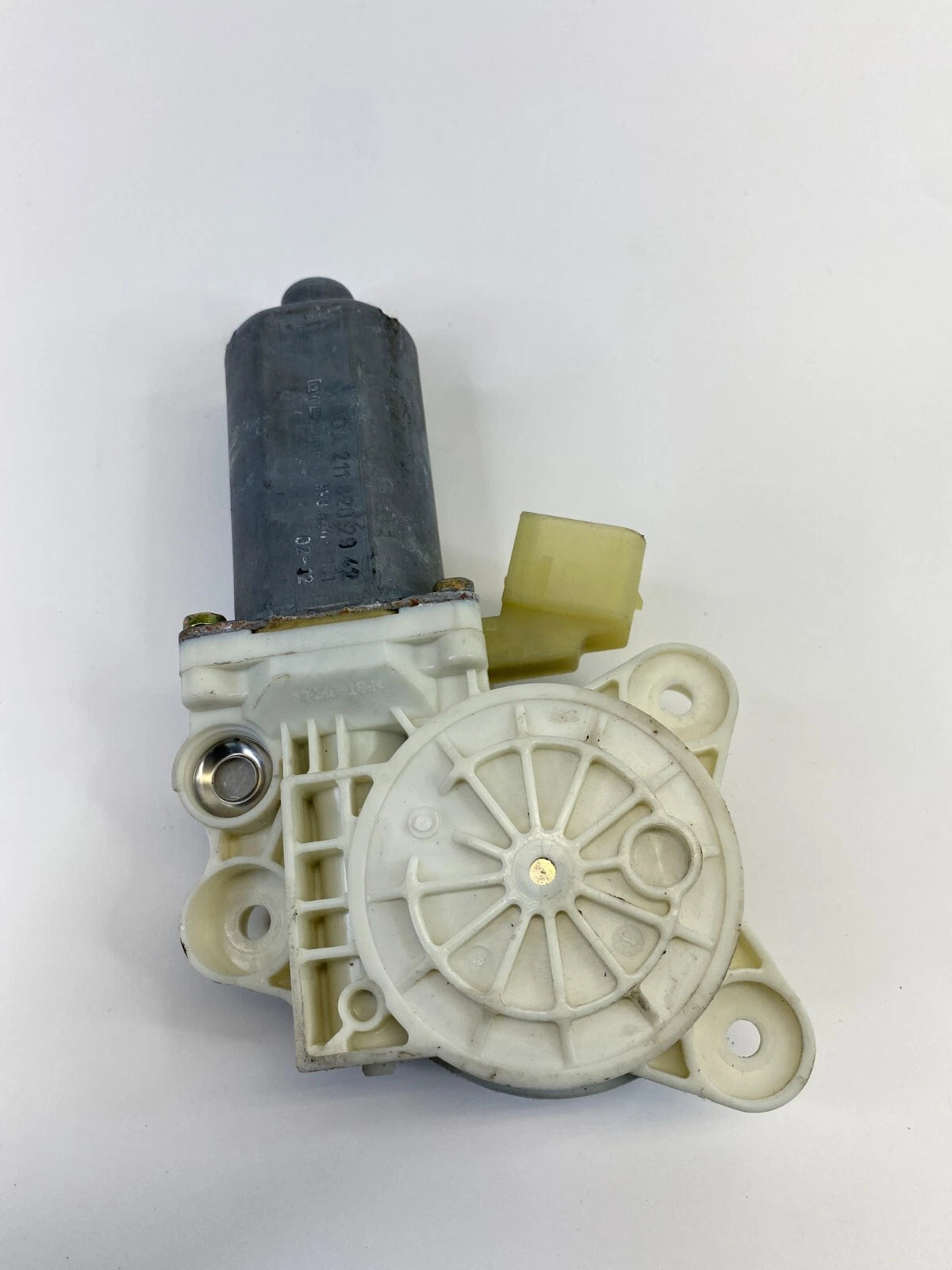 03-06 MERCEDES BENZ E500 FRONT LEFT SIDE DOOR POWER WINDOW MOTOR A2118202942 OEM