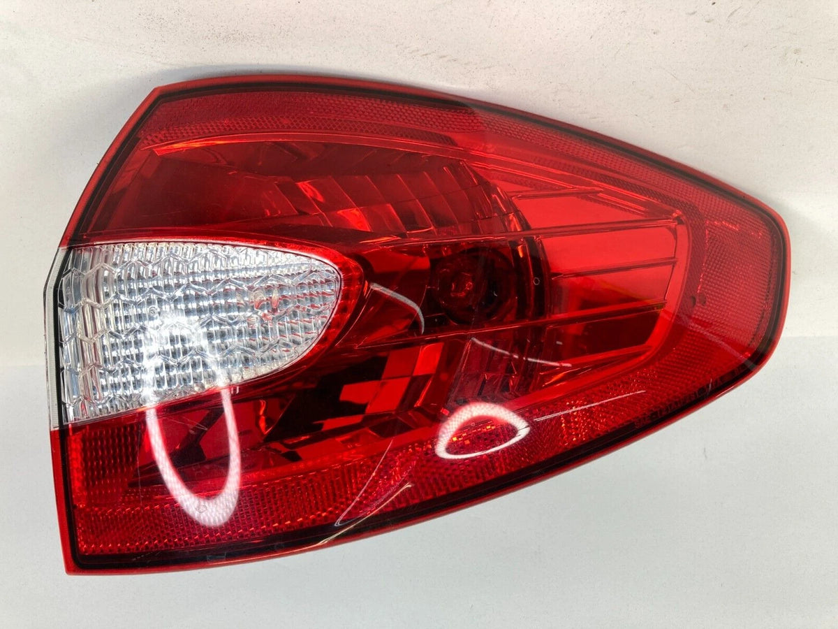 2011-2013 FORD FIESTA SEDAN PASSENGER RIGHT RR OUTER TAILLIGHT AE8313B504AC OEM