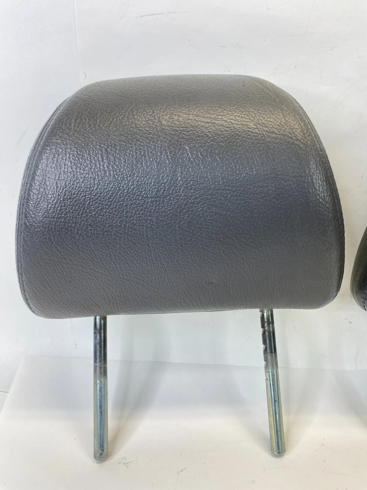 05-07 HONDA ODYSSEY DRIVER PASSENGER SIDE FRONT SEAT HEAD REST SUPPORT SET OEM