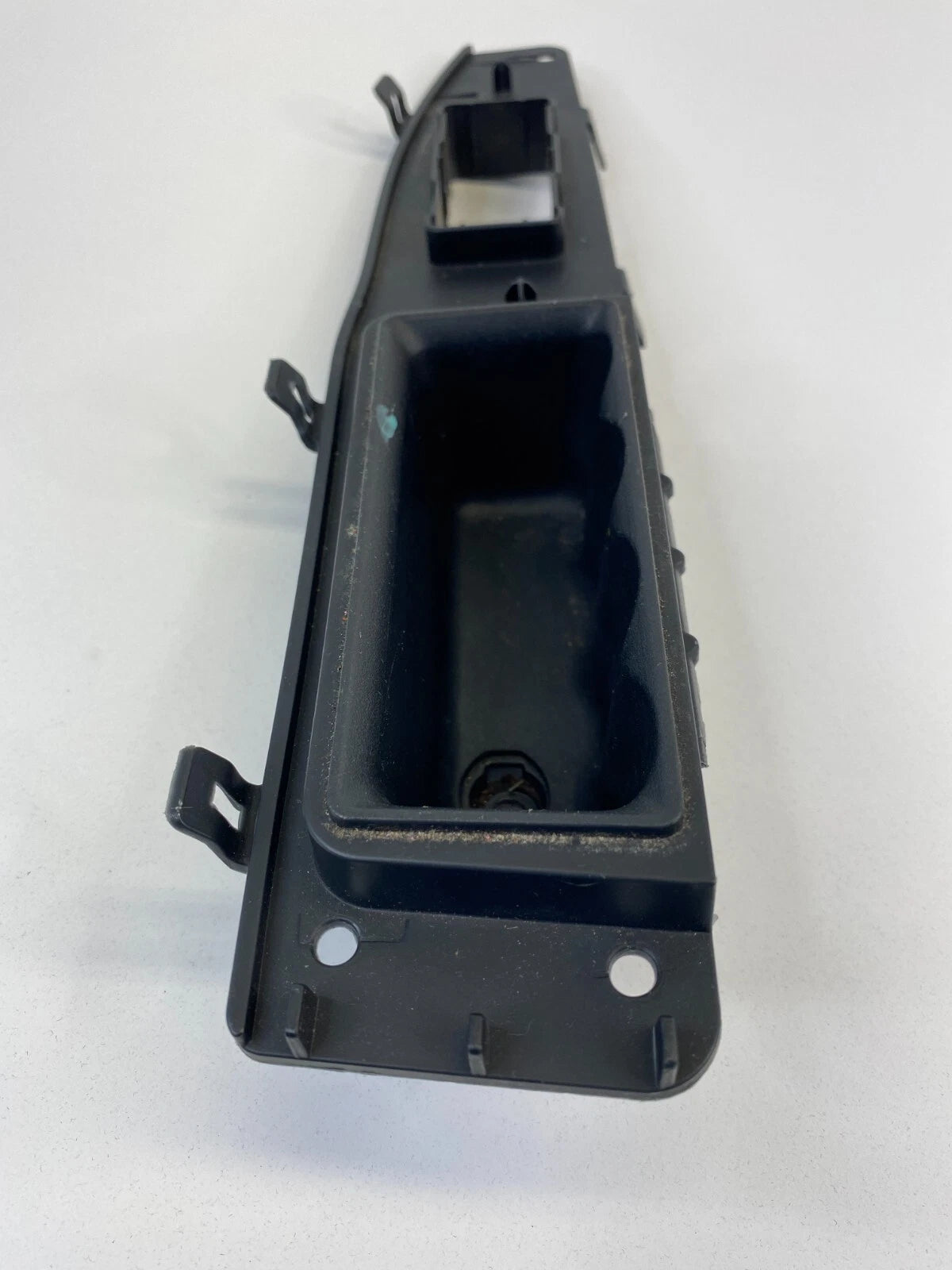 2011-2017 JEEP PATRIOT REAR LEFT DOOR WINDOW SWITCH BEZEL TRIM W/PULL HANDLE