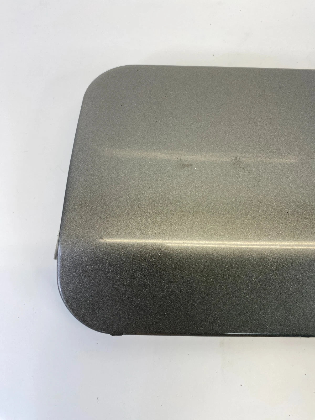 2005-2010 CHRYSLER 300 SEDAN FUEL FILLER DOOR GAS TANK CAP COVER LID OEM
