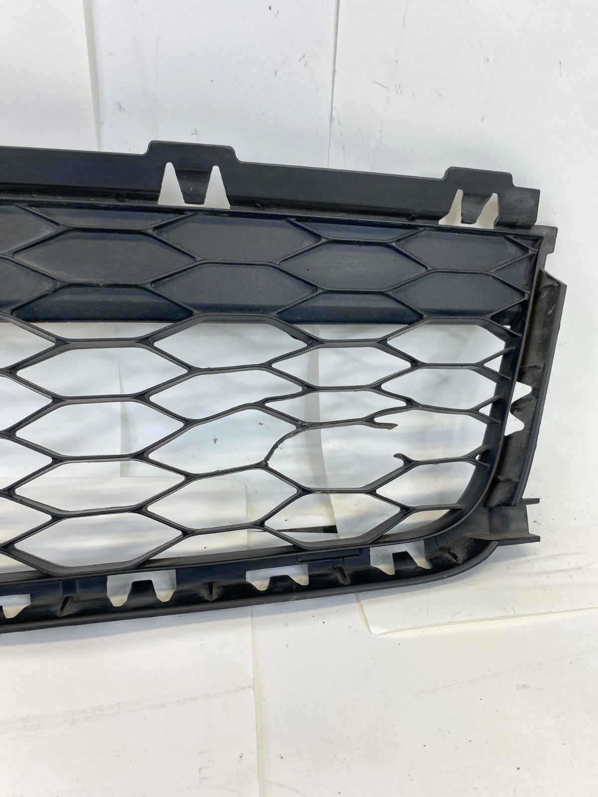 2016-2019 EXPLORER INTERCEPTOR UTILITY FRONT BUMPER LOWER GRILLE FB5Z-17K945-A