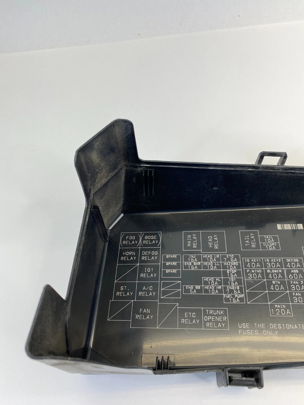 2003-2005 MAZDA6 MAZDA 6 3.0L V6 UNDER THE HOOD FUSE RELAY BOX UPPER COVER LID