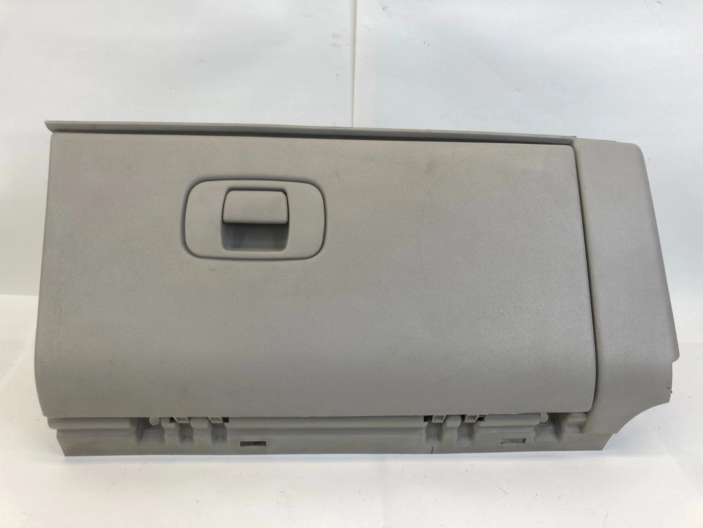 2004-2008 CHEVROLET CHEVY MALIBU GLOVE BOX STORAGE COMPARTMENT 16907744 OEM