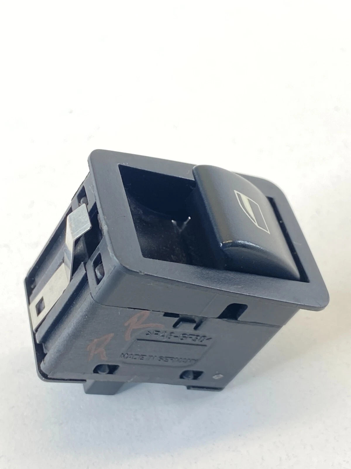 2001-2005 BMW 330XI 330I 325I 325XI REAR LEFT POWER WINDOW SWITCH 6902174 OEM