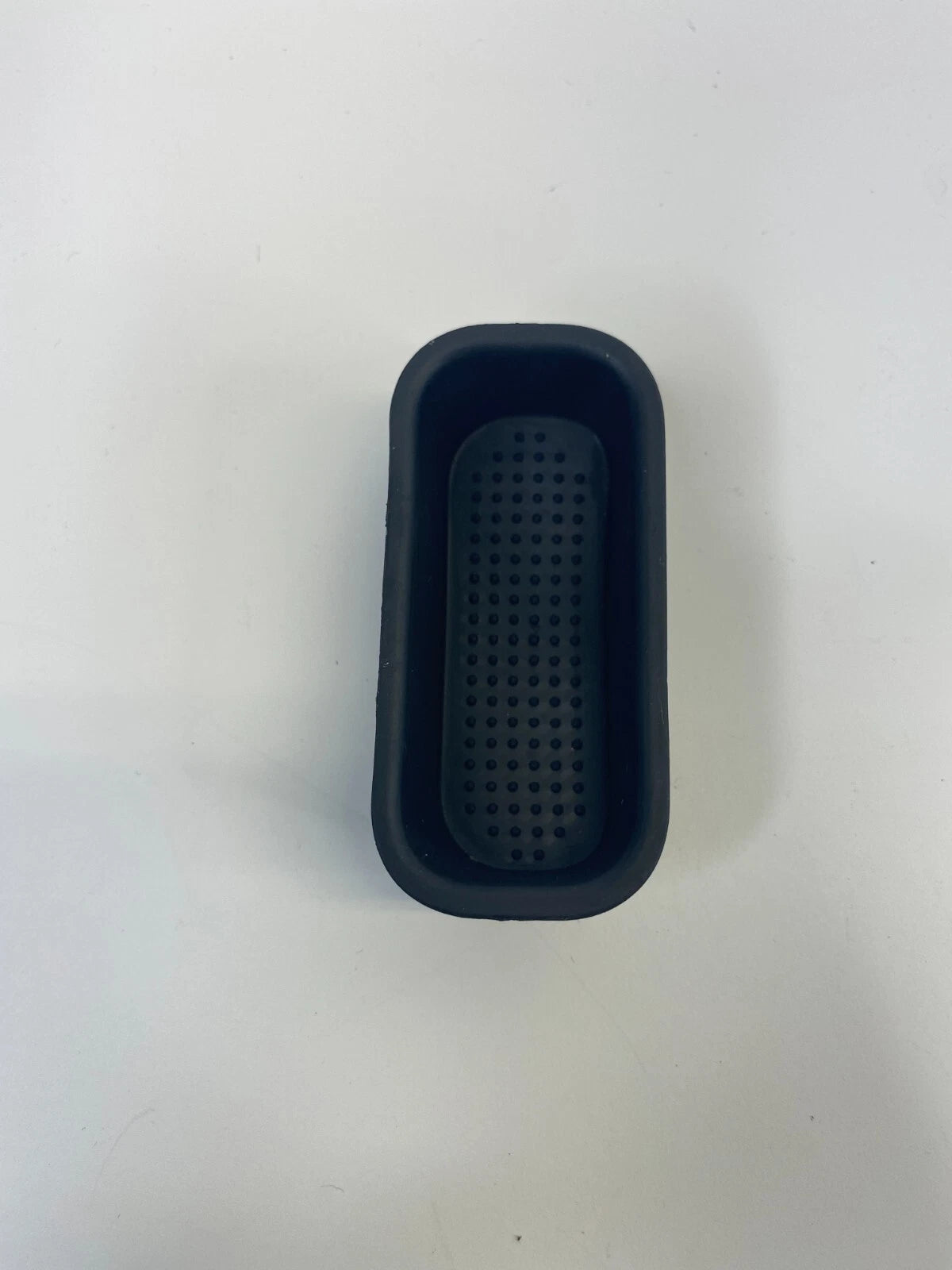 2007-2009 SUZUKI XL-7 XL7 CENTER CONSOLE CUP HOLDER MAT LINER RUBBER INSERT OEM