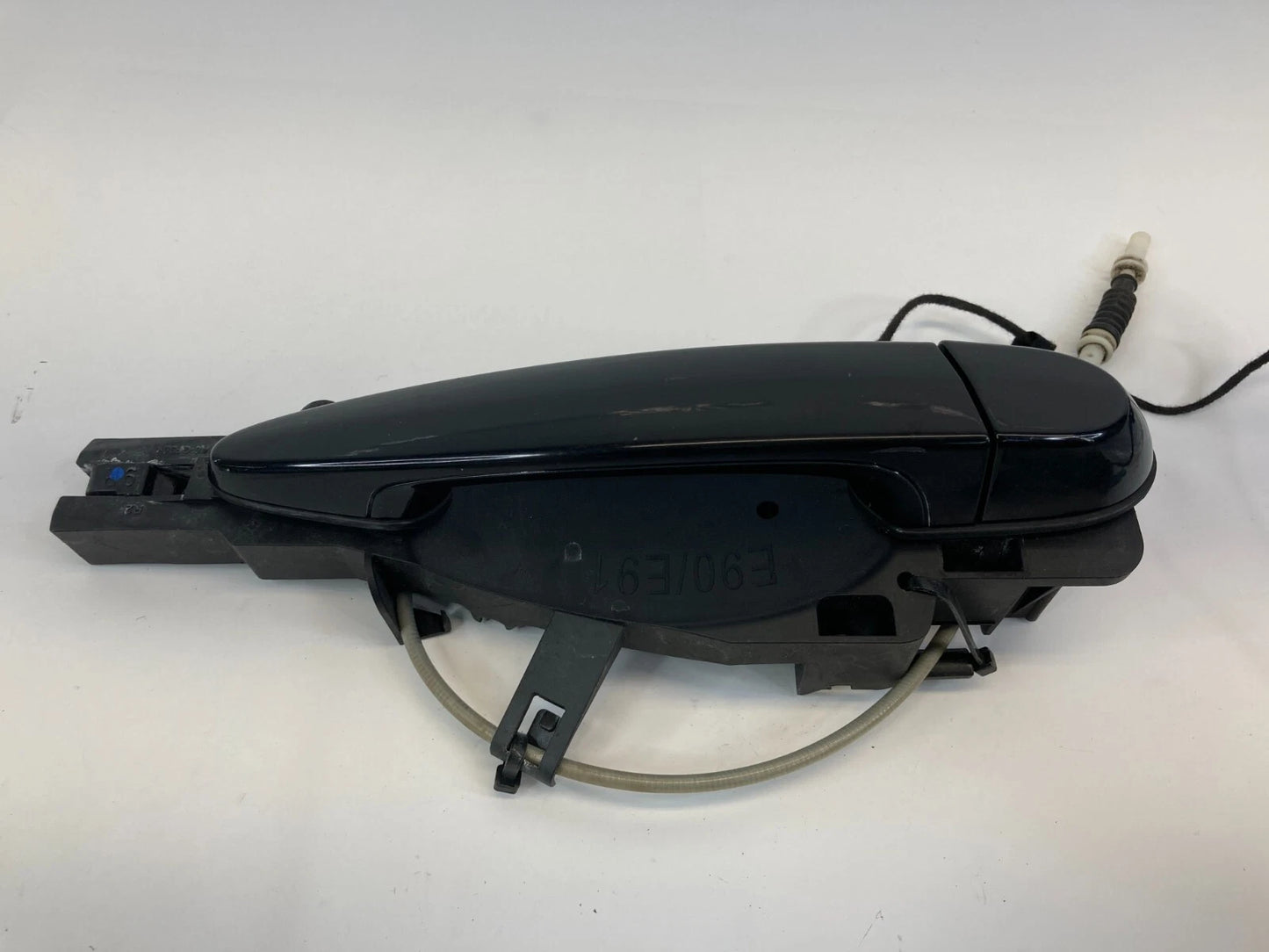 2006 BMW 330I FRONT RIGHT PASSENGER SIDE EXTERIOR DOOR HANDLE 693659205 OEM