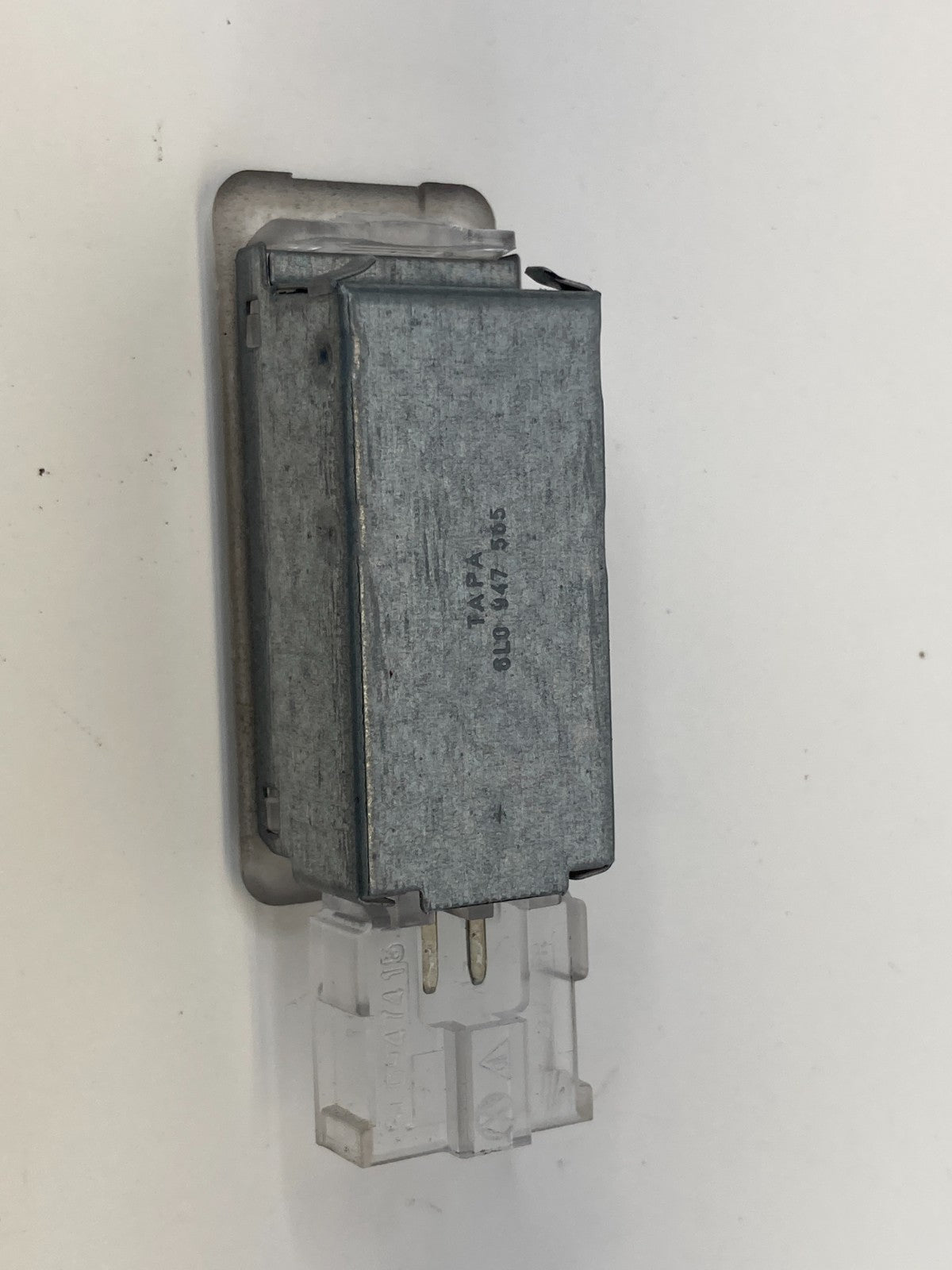 2012-2019 VW Volkswagen Passat Interior Glove Box Warning Light Lamp 6L0-947-565