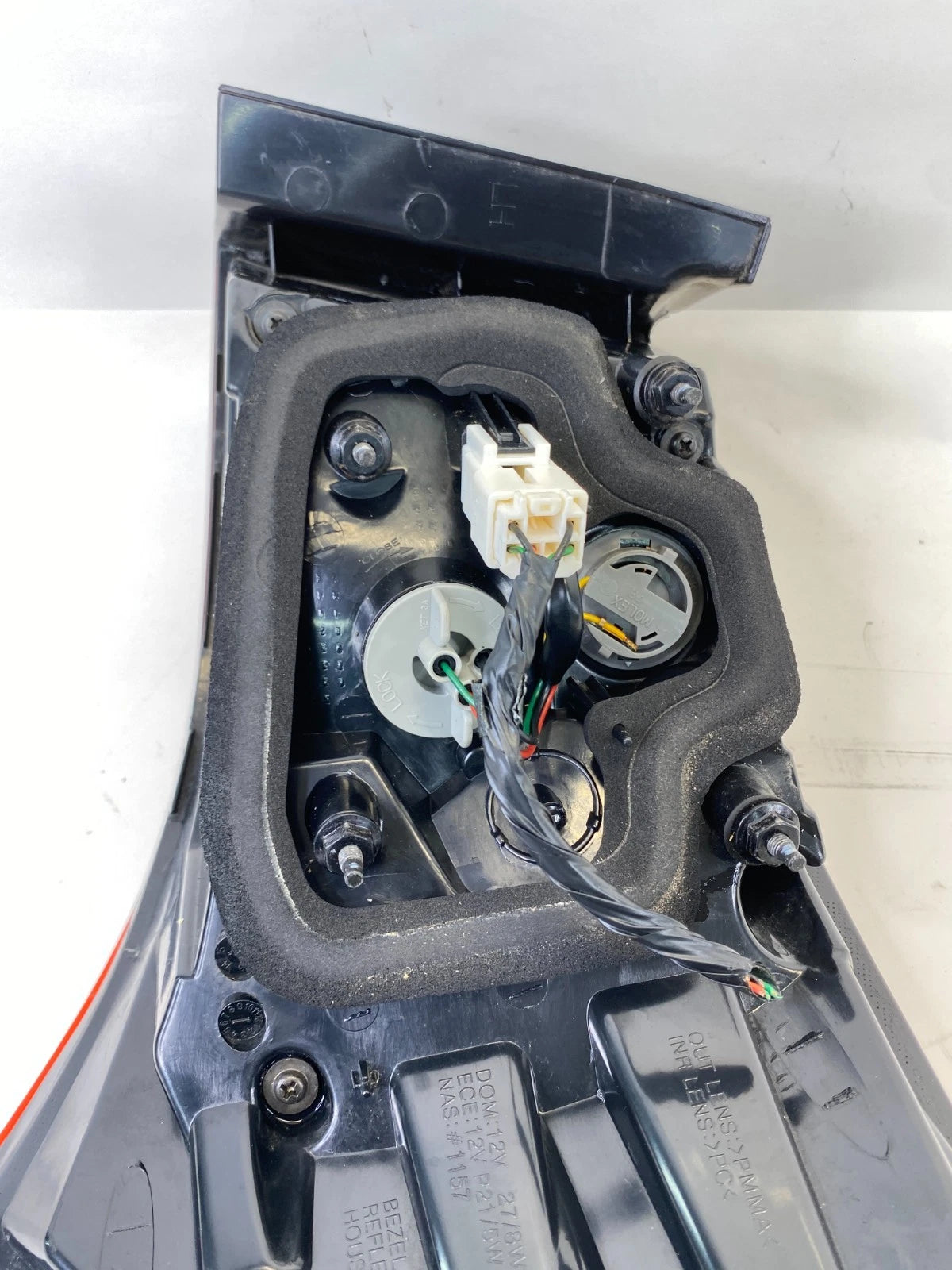 2012-2017 KIA RIO SEDAN REAR LEFT DRIVER OUTER TAIL LIGHT LAMP 92401-1W0 OEM