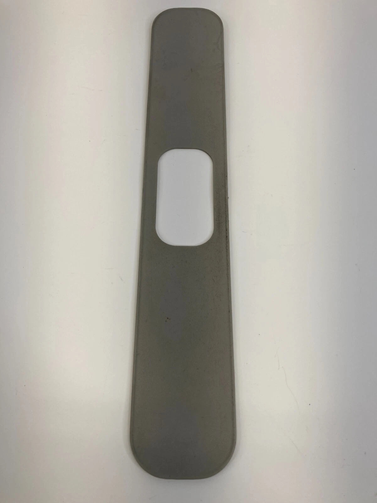 2003-2008 TOYOTA COROLLA FRONT RIGHT SEAT BELT SHOULDER ANCHOR COVER CAP TRIM