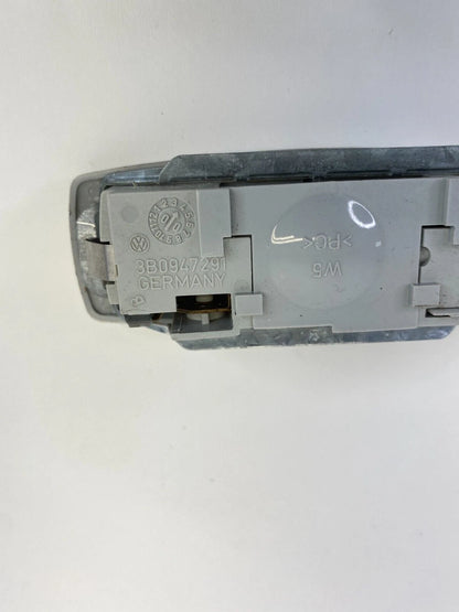 1999-2005 VW VOLKSWAGEN JETTA REAR READING DOME MAP LIGHT LAMP 3B0947291 OEM