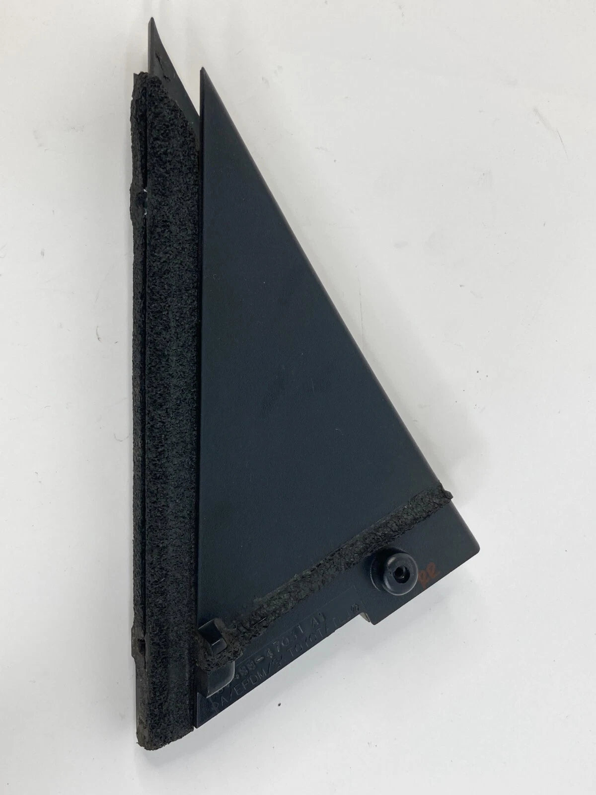 2004-2009 TOYOTA PRIUS REAR LEFT DOOR INNER SEAL CORNER COVER 67488-47031 OEM