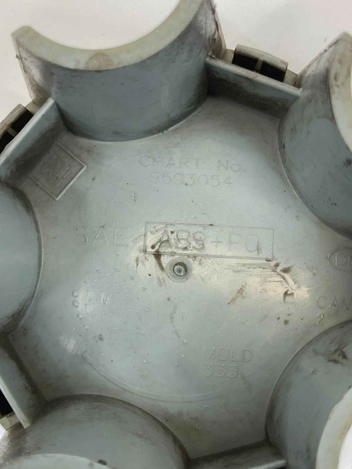 OLDSMOBILE RIM WHEEL CENTER CAP HUB CAP HUBCAP ASSEMBLY 9593054 OEM