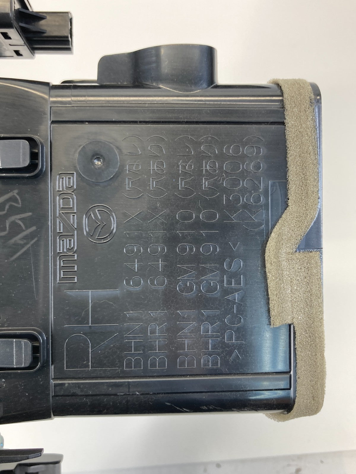 2014-2016 Mazda3 Mazda 3 Center Dash Air Vent w/ Hazard Switch & Molding OEM