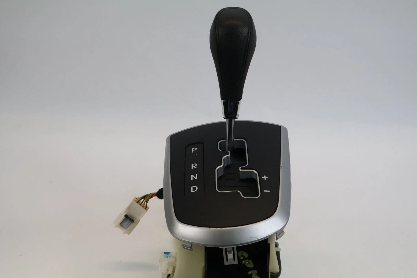 2012-2014 HYUNDAI ACCENT AUTOMATIC FLOOR SHIFTER SELECTOR LEVER ASSY 46700-1R220