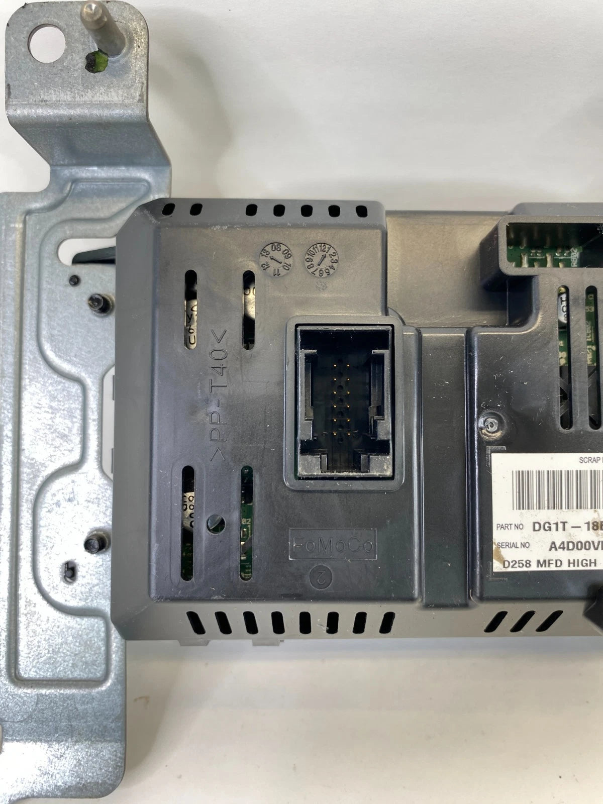 2015-2019 FORD TAURUS POLICE SDN RADIO INFORMATION SCREEN DISPLAY DG1T-18B955-CD