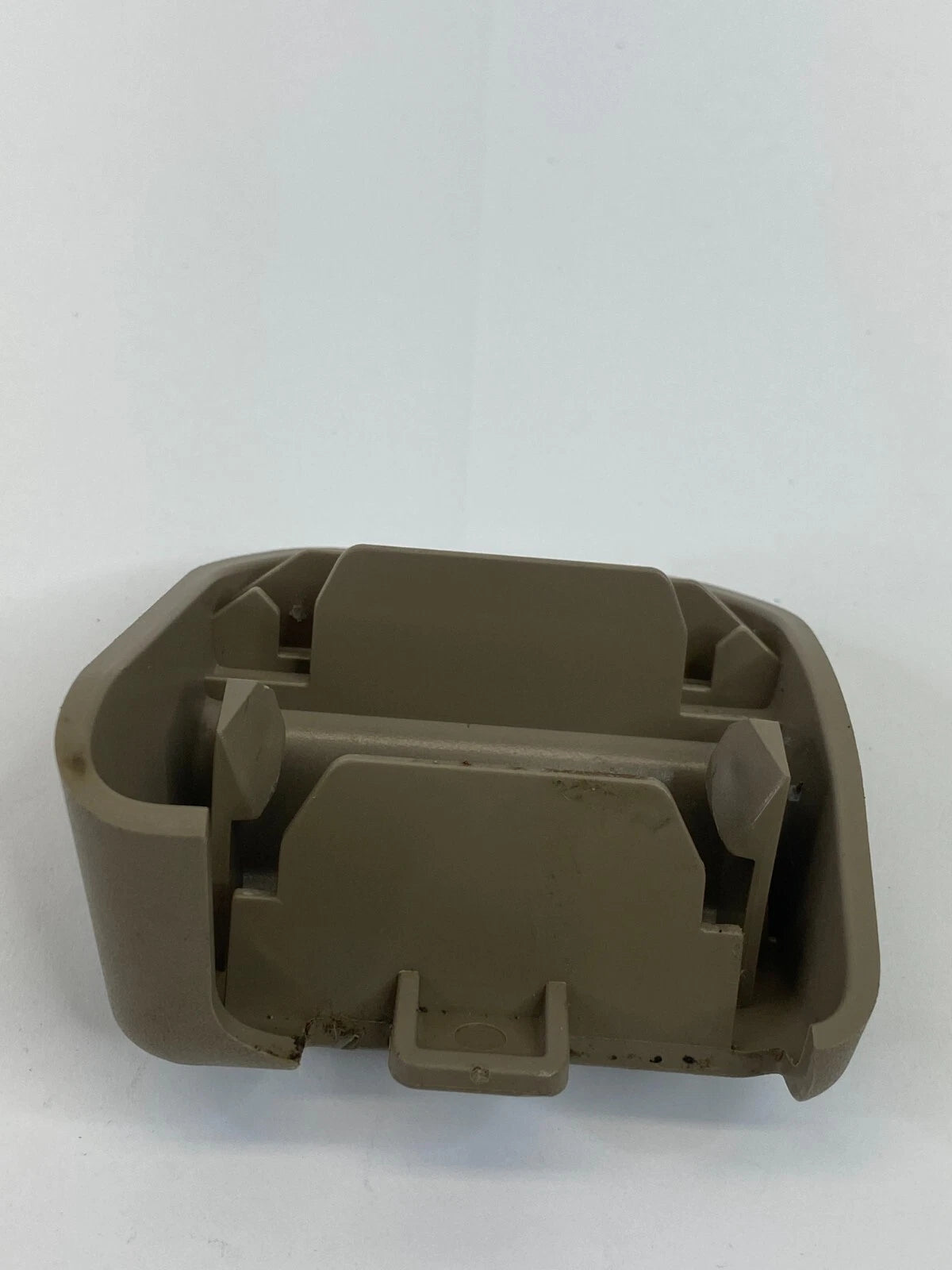 08-16 VOLVO XC70 FRONT RIGHT SIDE SEAT TRACK RAIL CAP TRIM COVER 30727860 OEM
