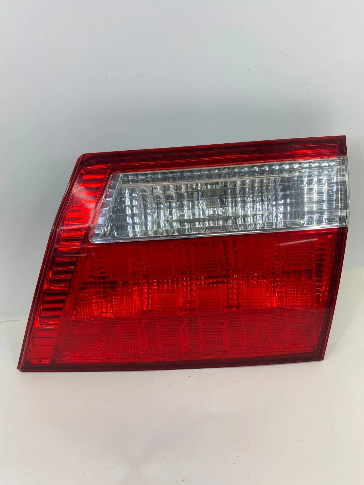2005-2007 Honda Odyssey Rear Right Inner Trunk Lid Liftgate Tail Light Taillight