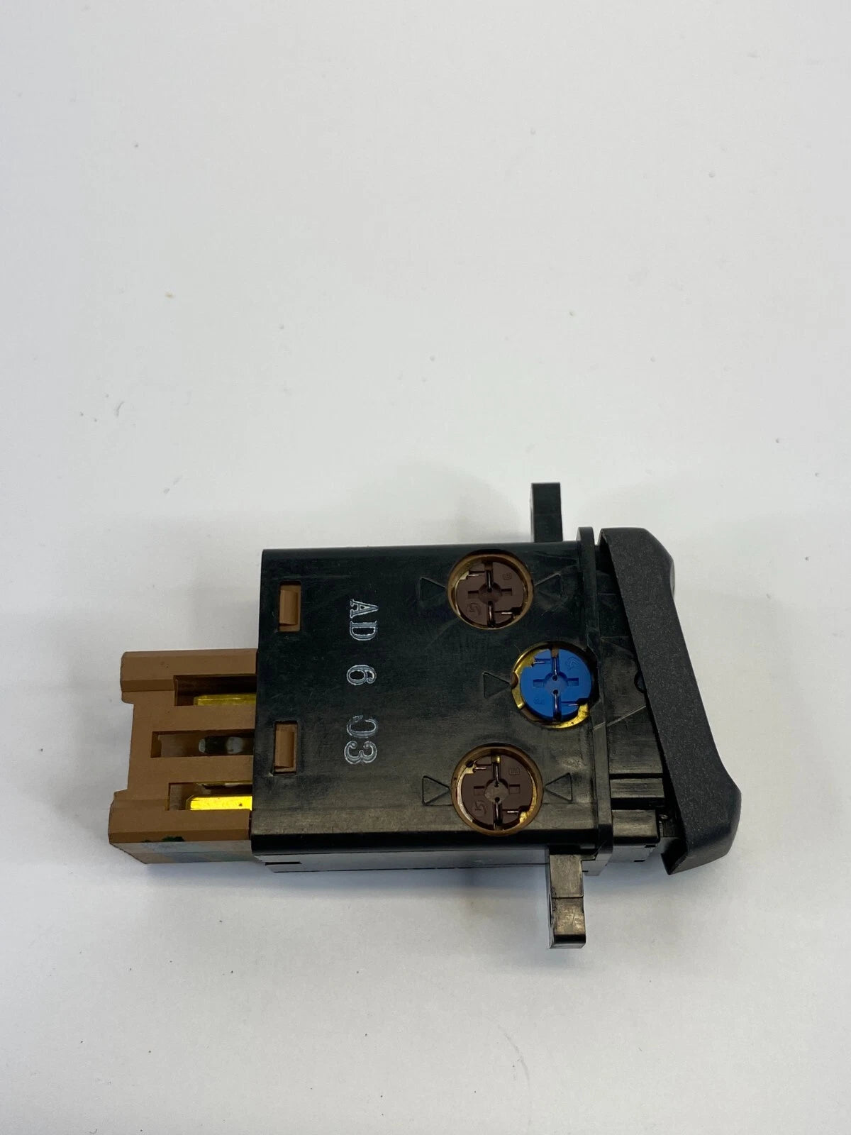 03-07 HONDA ACCORD SEDAN CENTER CONSOLE HEATED SEAT BUTTON SWITCH M22831 OEM