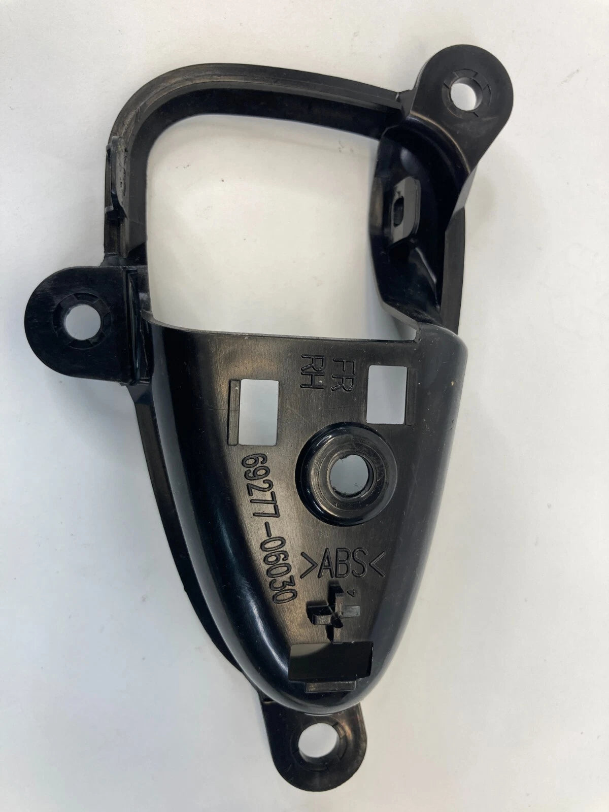 07-11 TOYOTA CAMRY FRONT RIGHT SIDE INTERIOR DOOR HANDLE COVER BEZEL 69277-06030