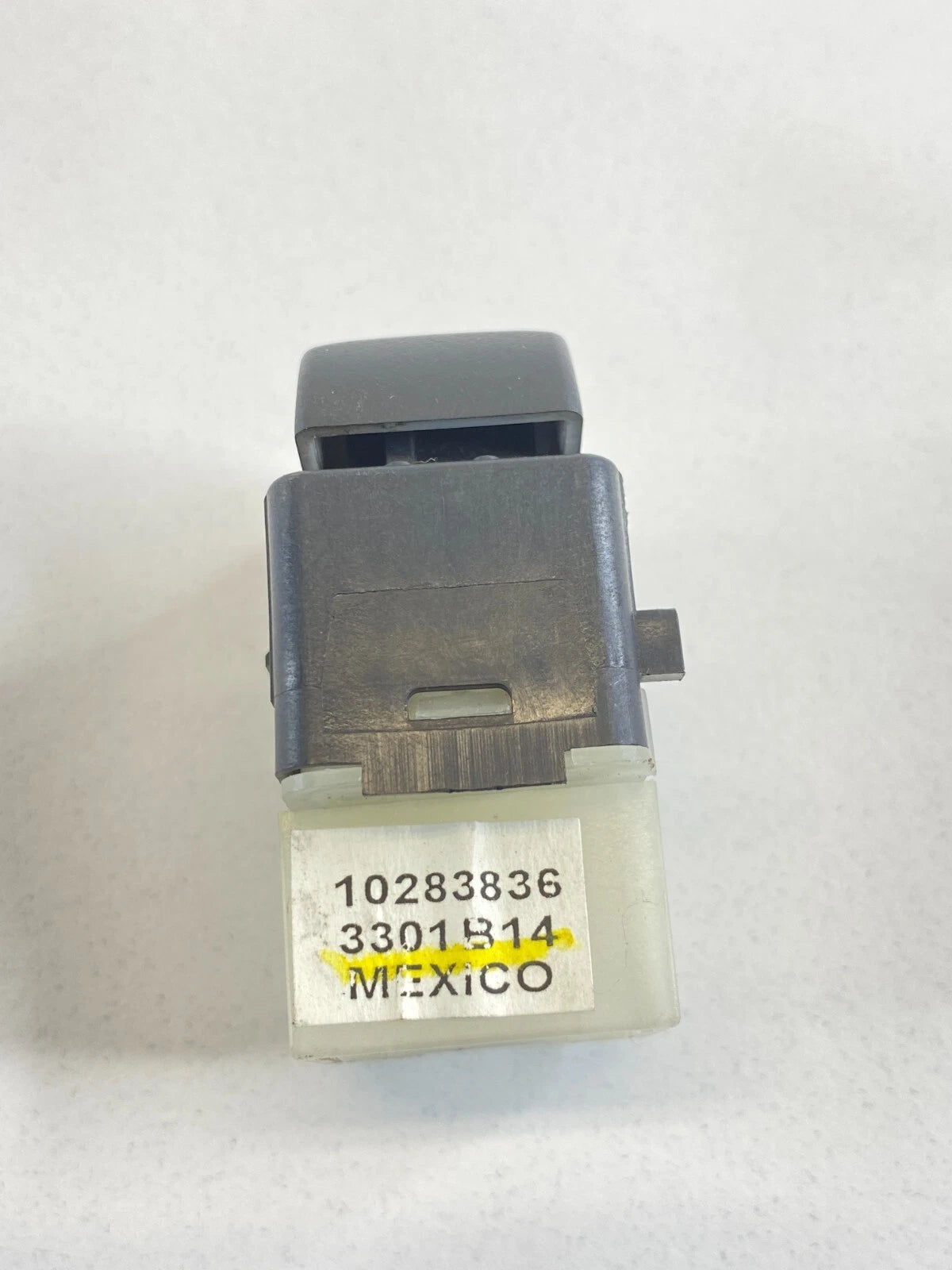 2000-2005 CHEVY IMPALA REAR RIGHT SIDE DOOR POWER WINDOW SWITCH 10283836 OEM