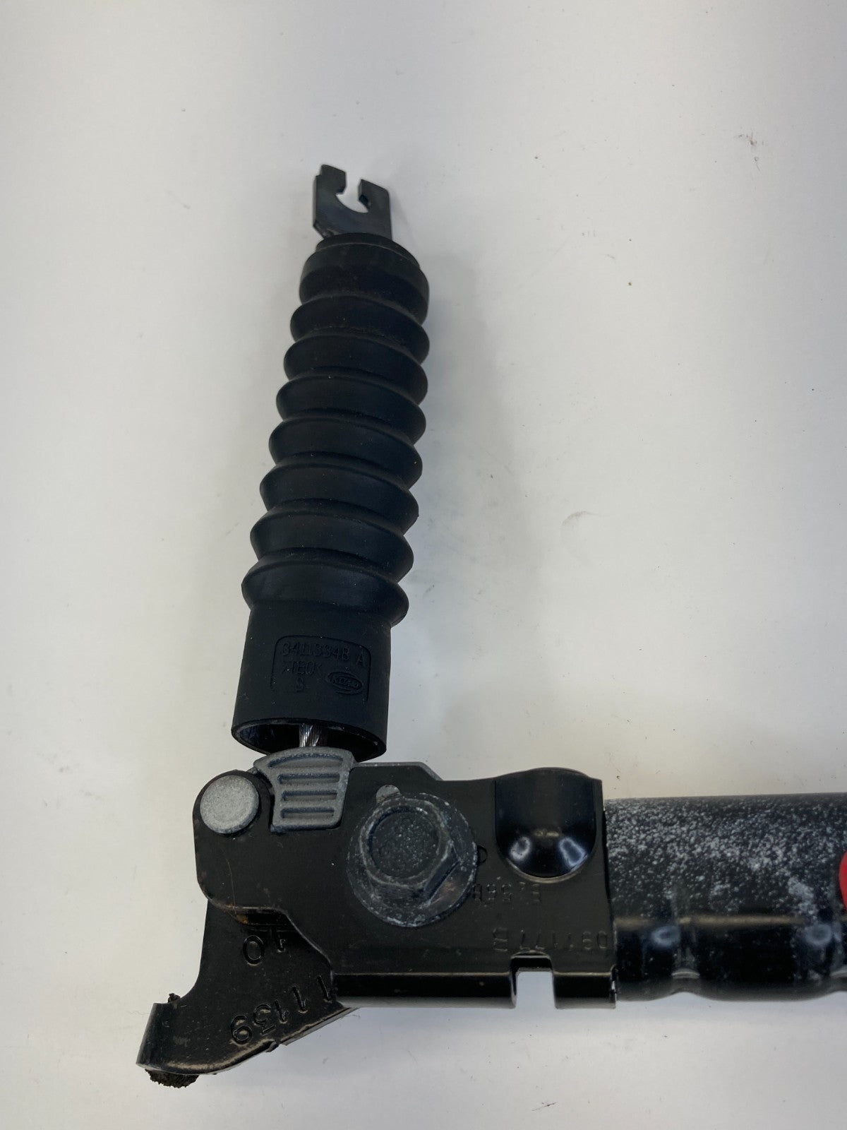 2011-2014 Hyundai Sonata Front Left Driver Seat Belt Buckle Tensioner 34098739G