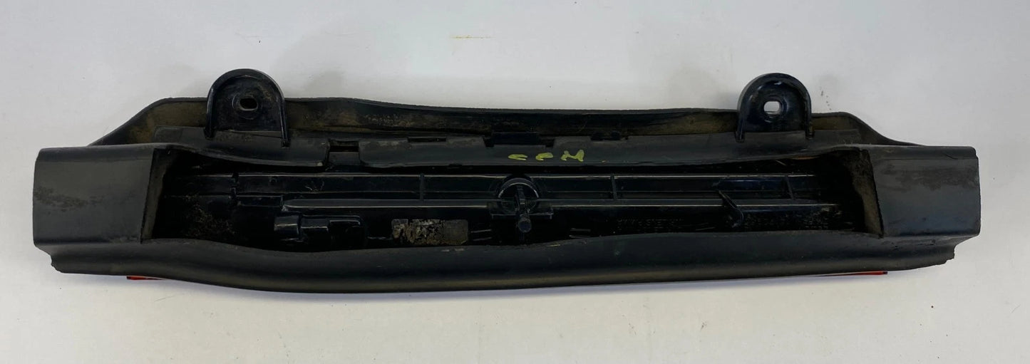 2000-2006 CHEVROLET TAHOE REAR 3RD THIRD BRAKE LIGHT STOP LAMP ASSY 15170955 OEM