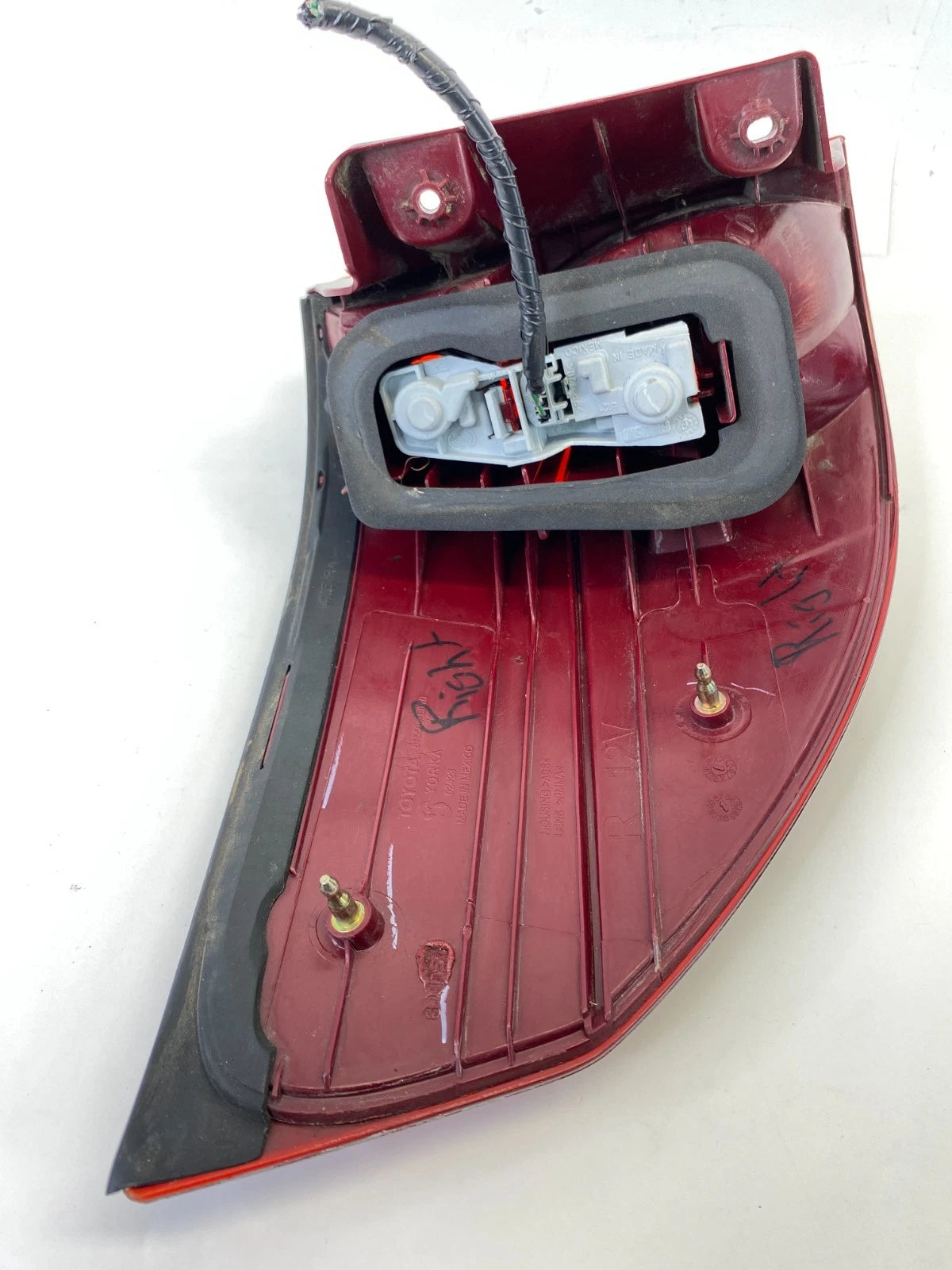 2004 2005 TOYOTA SIENNA PASSENGER RIGHT REAR TAIL LIGHT LAMP UNIT 81550AE010 OEM