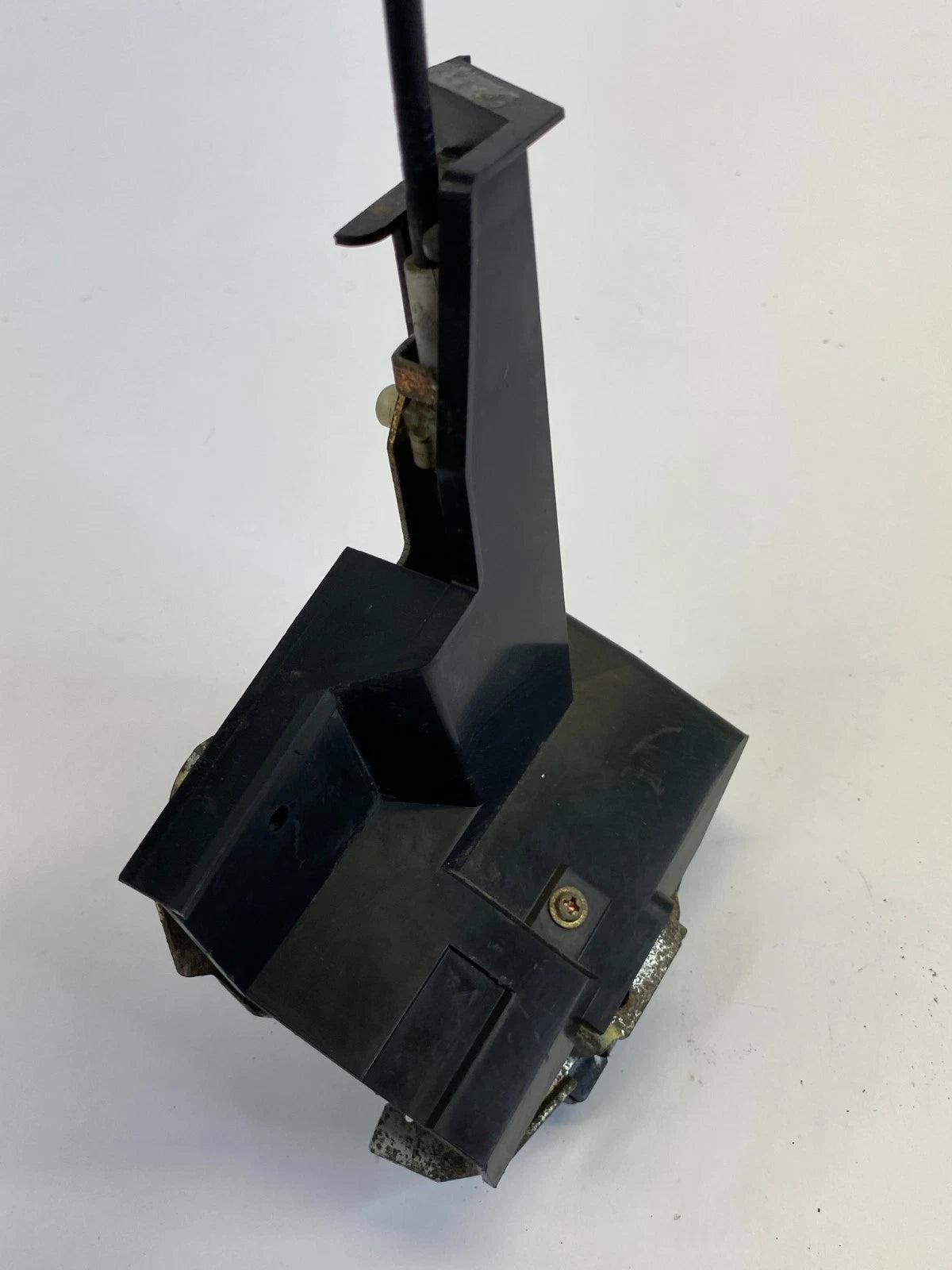 2004-2010 TOYOTA SIENNA REAR LEFT SLIDING DOOR LOCK LATCH RELEASE OEM