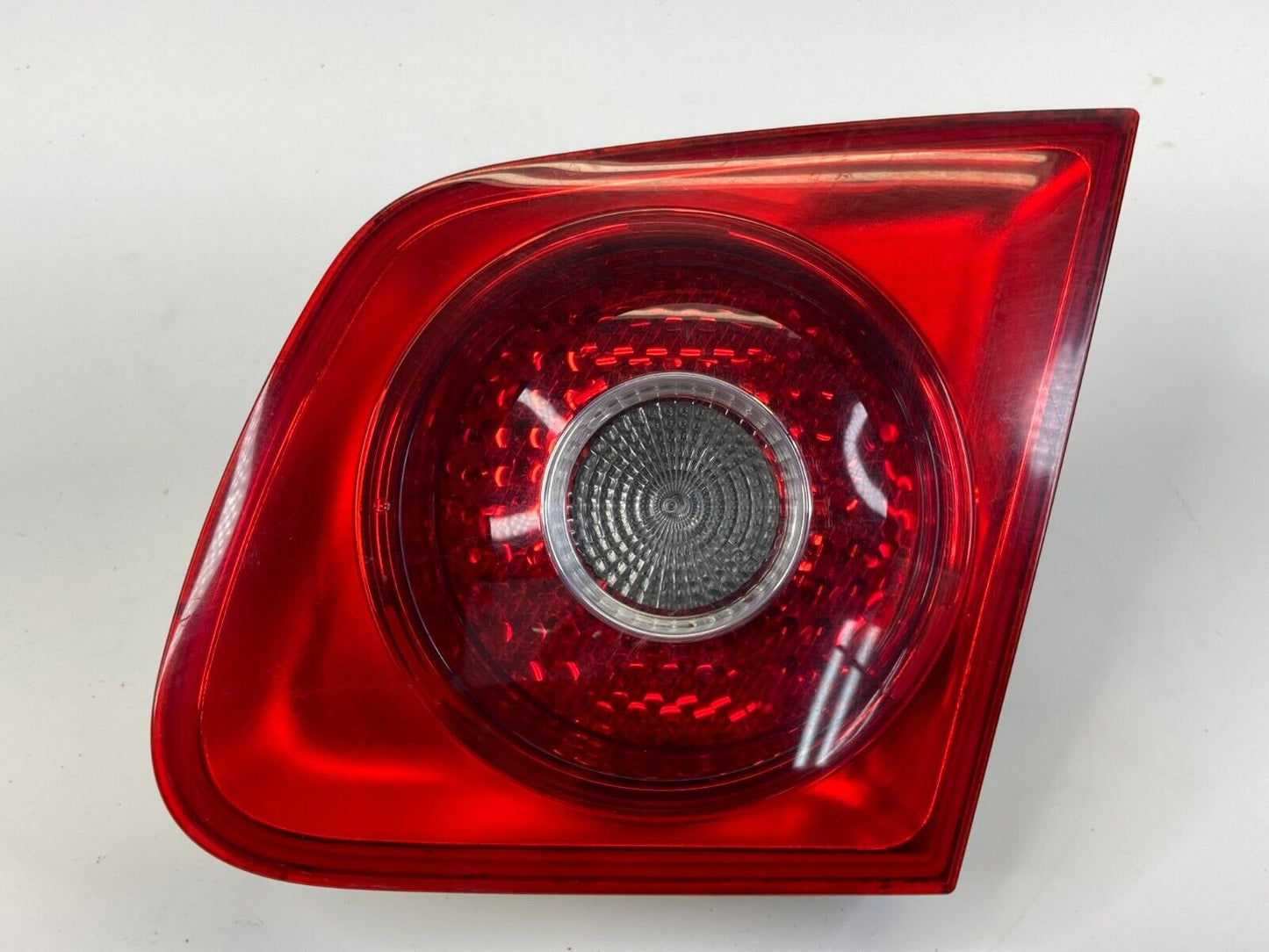 05-07 Volkswagen Jetta Sedan Right Side Inner Tail Light Taillight 1K5-945-094