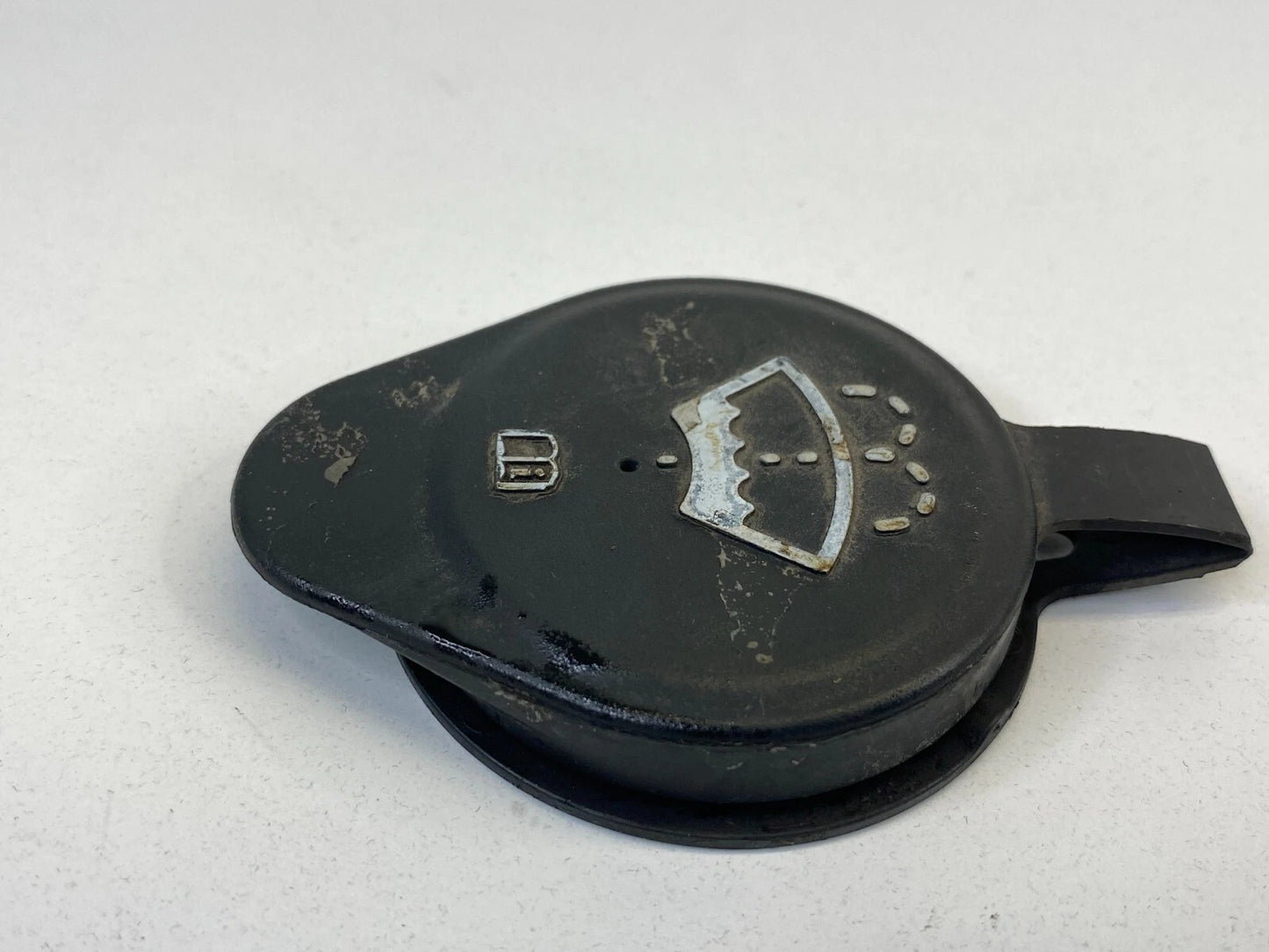 2002-2009 GMC ENVOY TRAILBLAZER WINDSHIELD WASHER FLUID RESERVOIR CAP LID COVER
