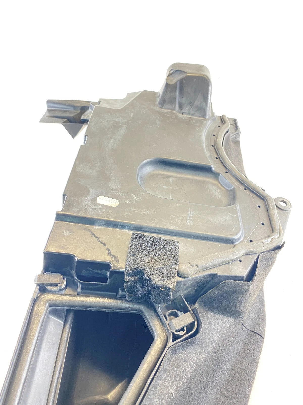 04-07 BMW 530I 525I RIGHT INTAKE MANIFOLD MICROFILTER HOUSING COVER 64316939722