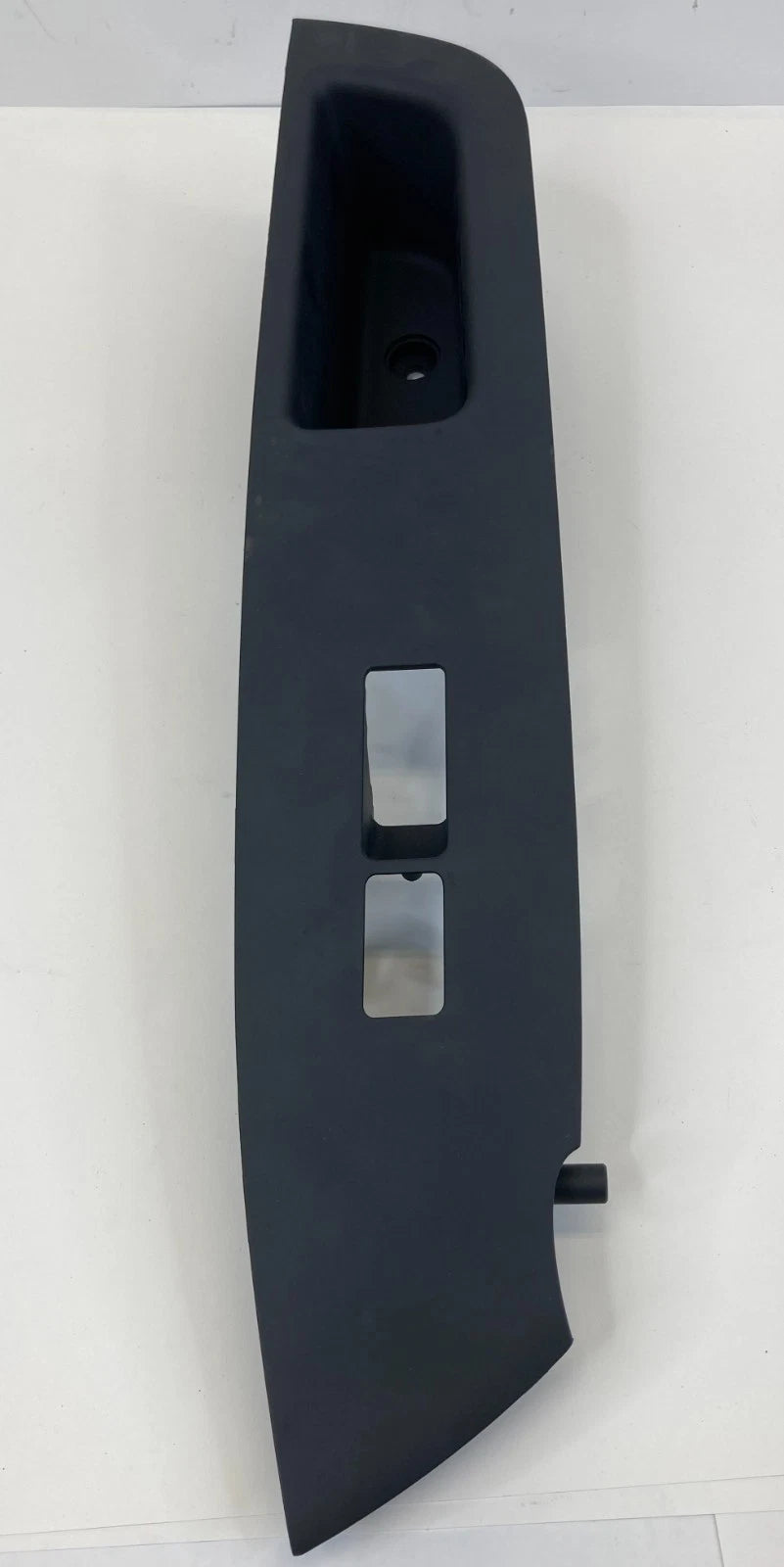 2011-2015 KIA SORENTO FRONT RIGHT WINDOW SWITCH BEZEL TRIM 93575-2P000VA OEM