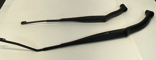 2013-2019 NISSAN SENTRA FRONT LEFT & RIGHT WINDSHIELD WIPER ARMS PAIR OEM