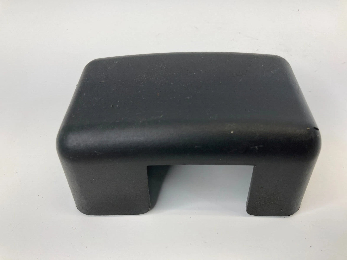 06-11 MERCURY MILAN 06-12 FUSION FRONT SEAT OUTER FOOT TRACK COVER 6E5354618D0AA