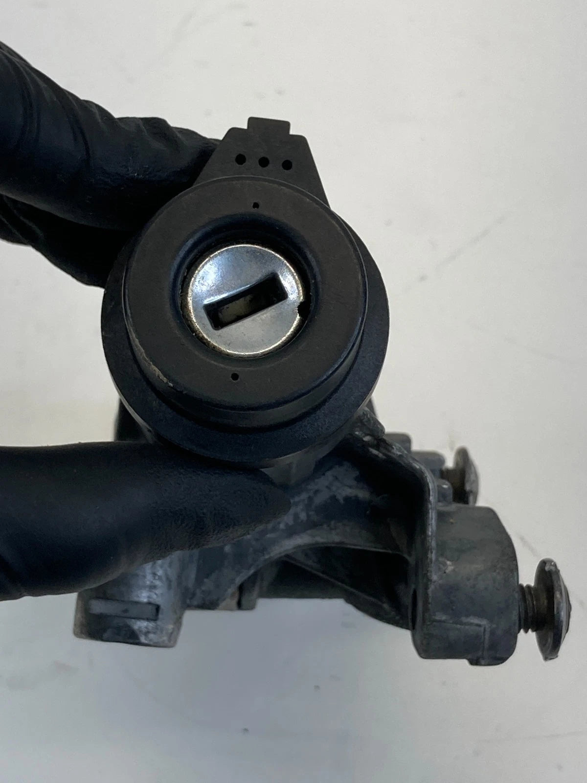 04-09 AUDI A4 QUATTRO IGNITION LOCK CYLINDER SWITCH HOUSING & KEYS 4B0905851 OEM