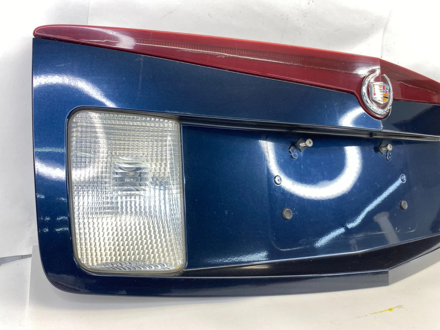 2003-2007 CADILLAC CTS TRUNK PANEL LID TAIL PLATE BEZEL W/ THIRD BRAKE LIGHT OEM