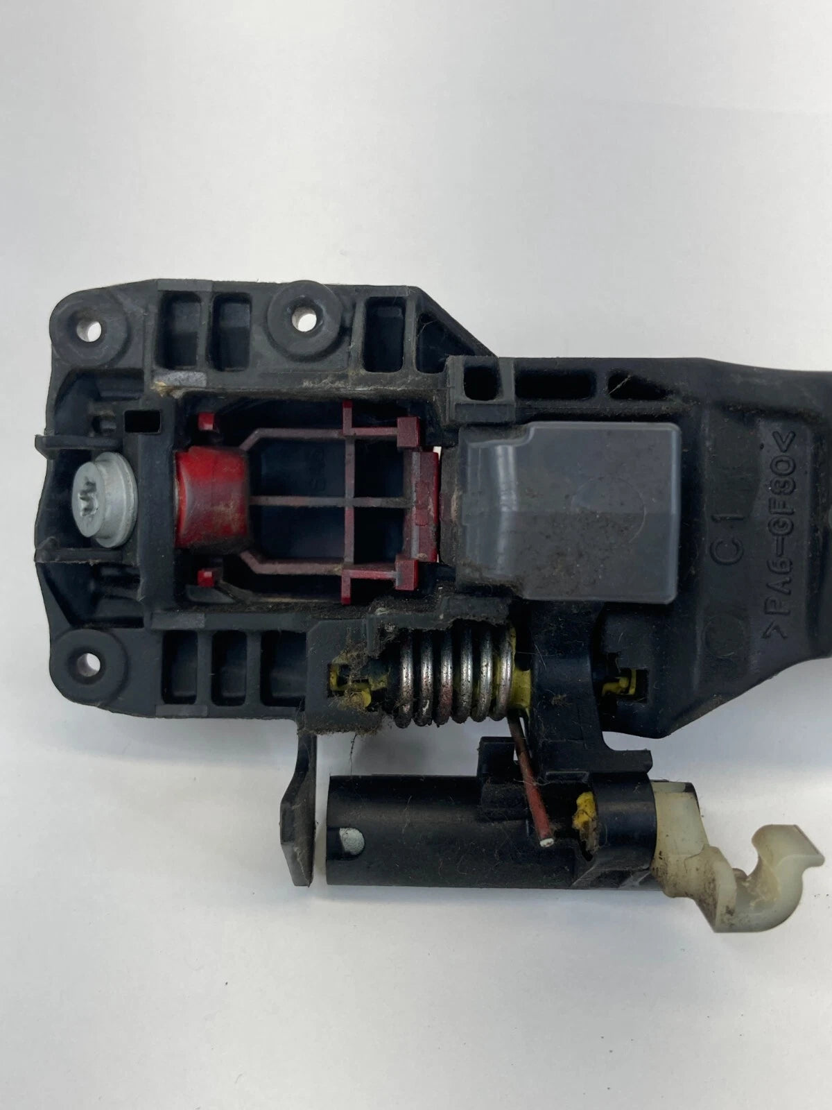 2007-2013 SUZUKI SX4 FRONT RIGHT PASSENGER EXTERIOR OUTER DOOR HANDLE ASSEMBLY