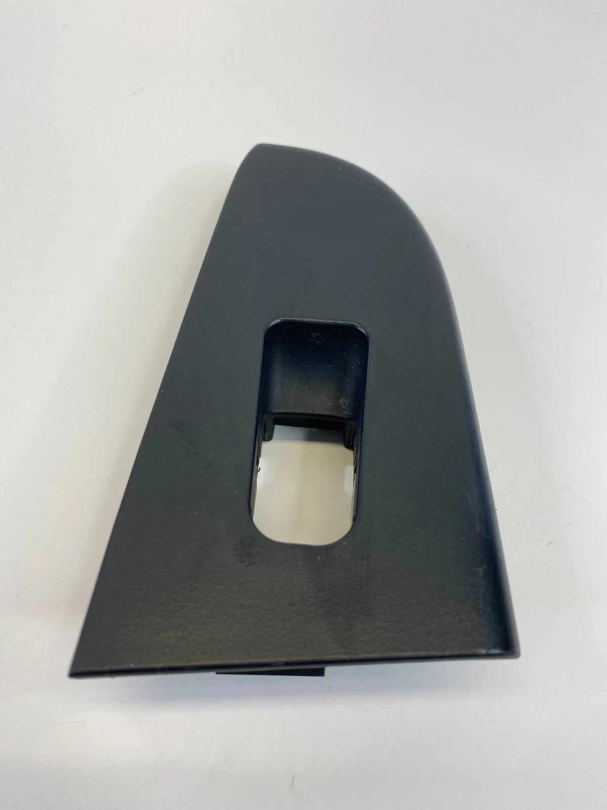 07-10 HYUNDAI ELANTRA SEDAN REAR LEFT BACK DOOR WINDOW SWITCH BEZEL 93580-2H000