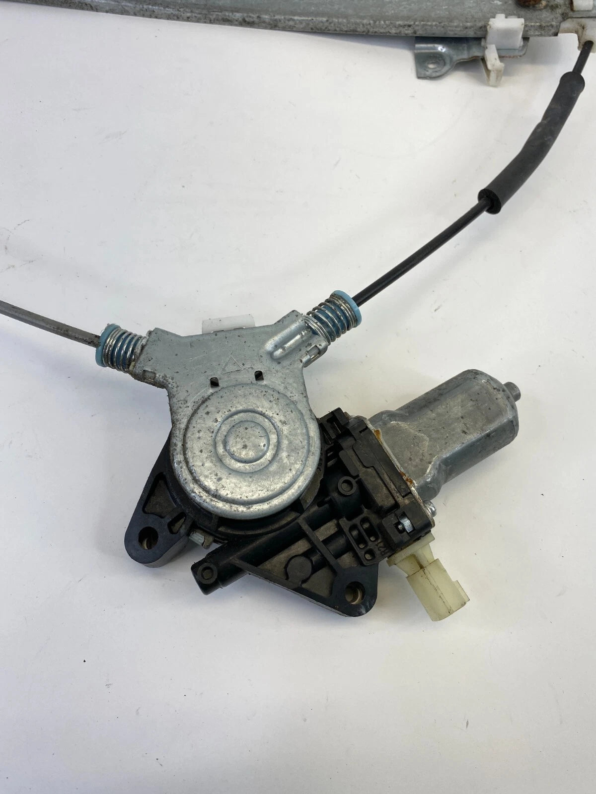 2007-2012 FORD ESCAPE FRONT RIGHT DOOR WINDOW REGULATOR MOTOR CM09257-0A OEM