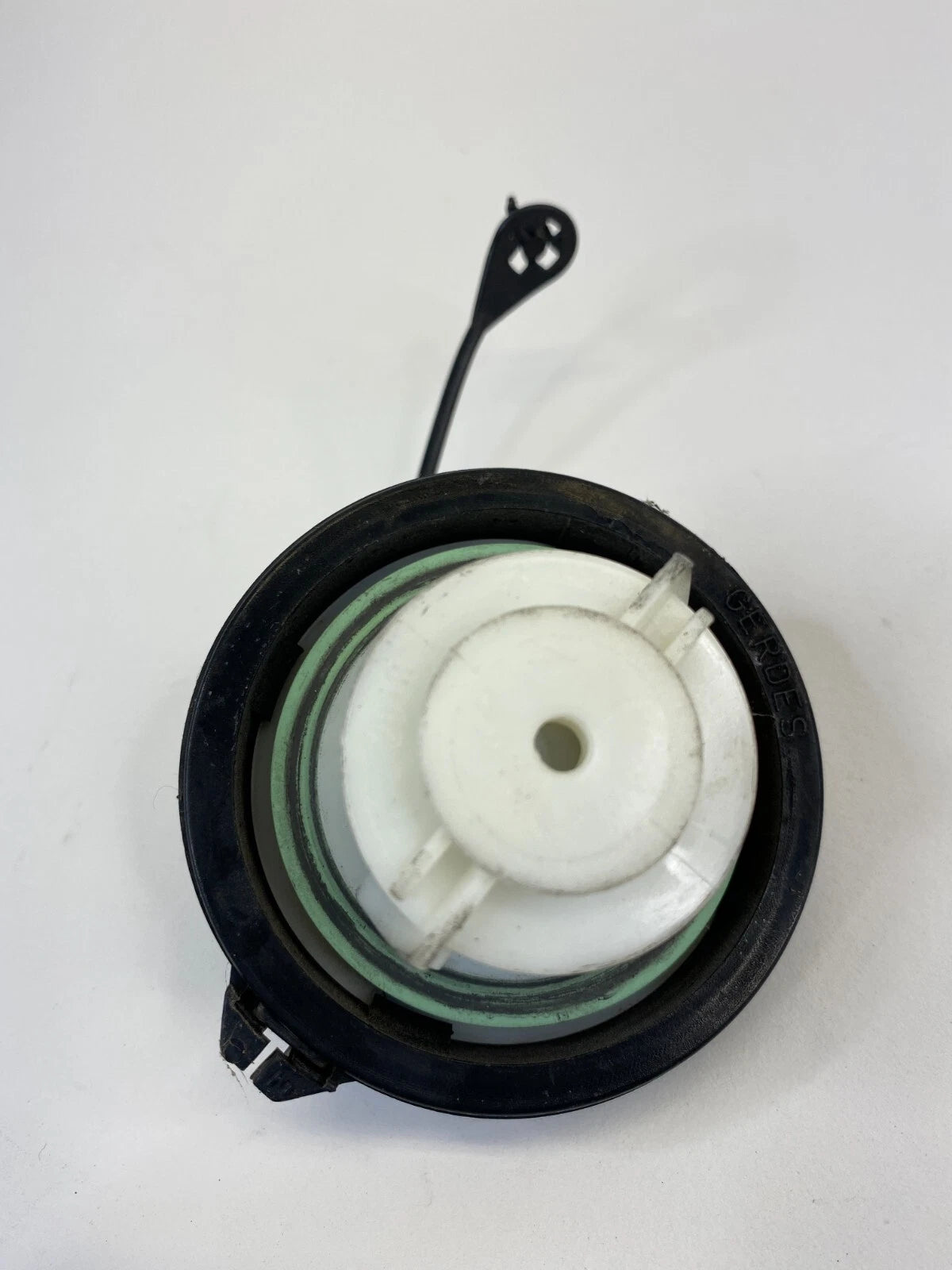 2004-2009 CADILLAC SRX FUEL FILLER GAS TANK CAP LID COVER OEM