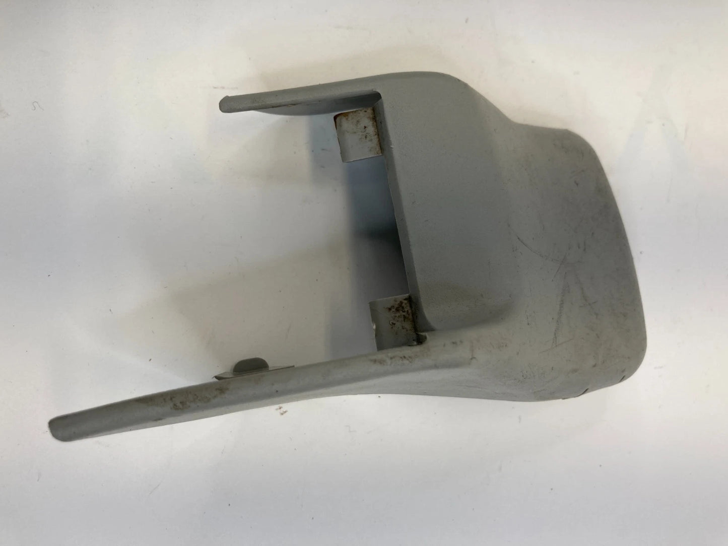 06-08 LEXUS RX400H FRONT RIGHT SEAT TRACK OUTER COVER TRIM CAP 72123-48070 OEM
