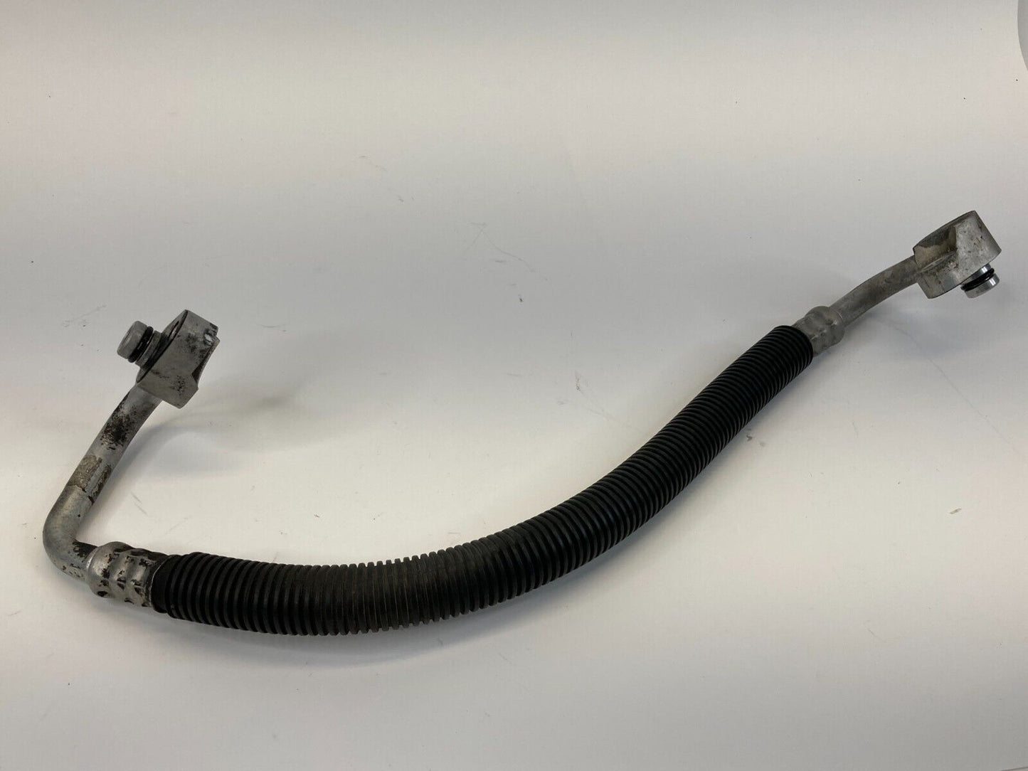 2009 2010 Volkswagen Routan 4.0L V6 A/C Refrigerant Discharge Hose Line OEM