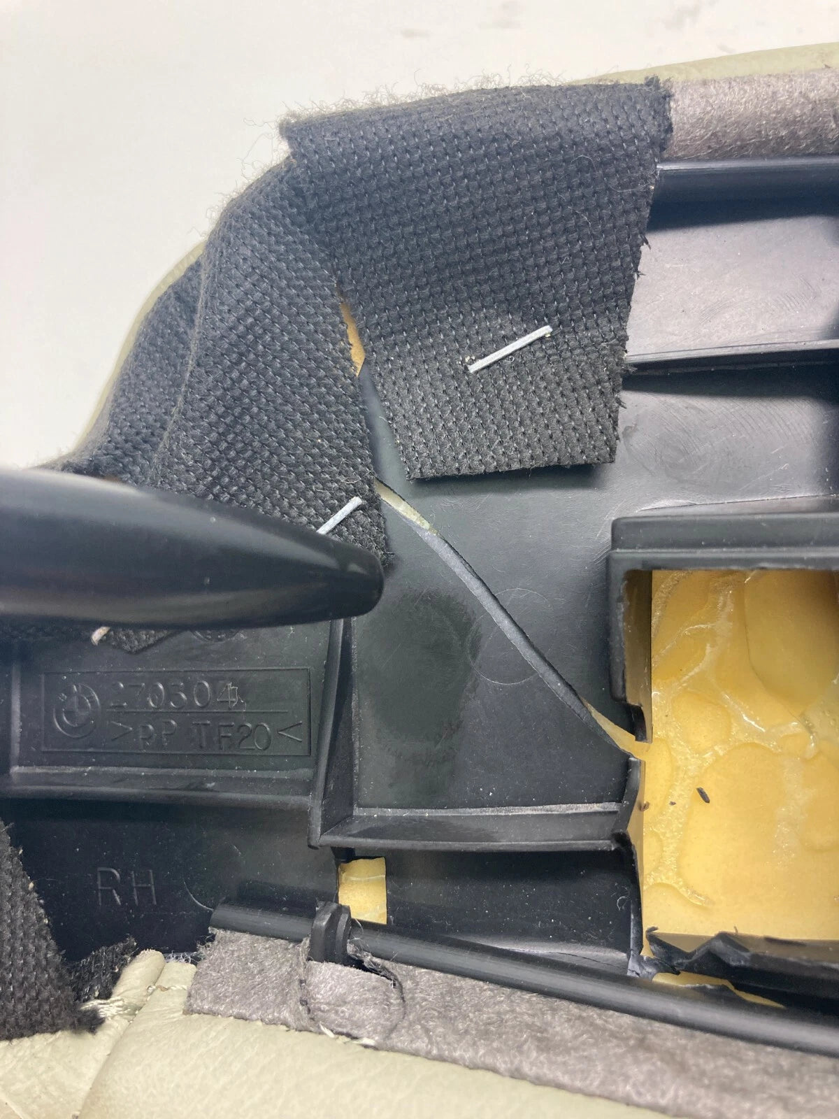 2000-2006 BMW X5 REAR RIGHT PASSENGER SIDE SEAT EXTENSION CUSHION TRIM 270304
