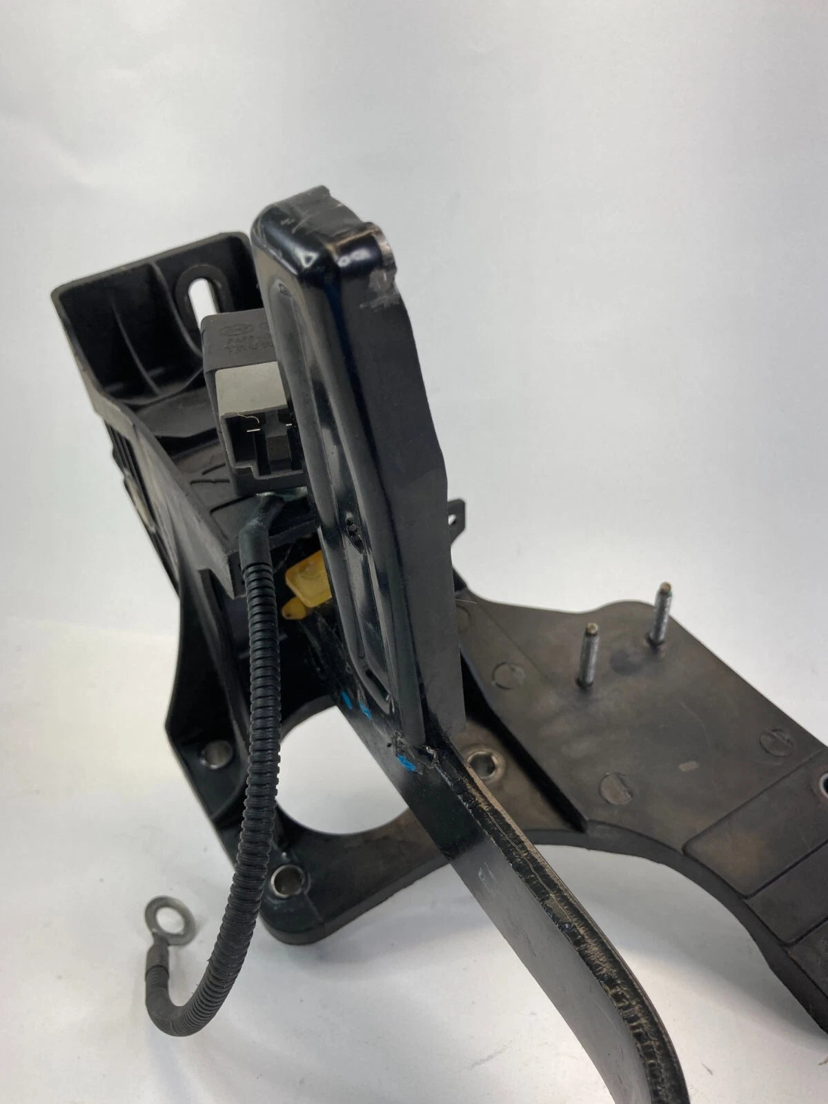 2010 KIA SEDONA 3.8L AUTOMATIC TRANSMISSION BRAKE PEDAL LEVER STOP 32800-4DXXX