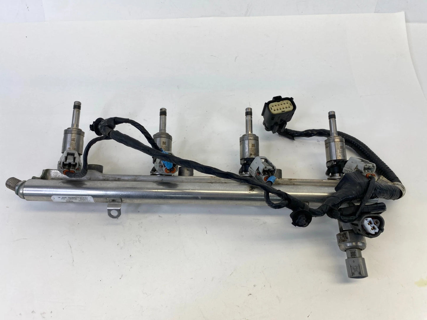 2012-2017 FORD FOCUS 2.0L L4 A/T FUEL INJECTION RAIL W/ INJECTORS CM5E-9H487-AH