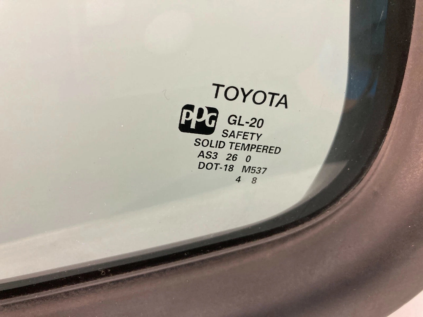 2001-2007 TOYOTA SEQUOIA REAR LEFT DOOR QUARTER CORNER WINDOW GLASS FIXED