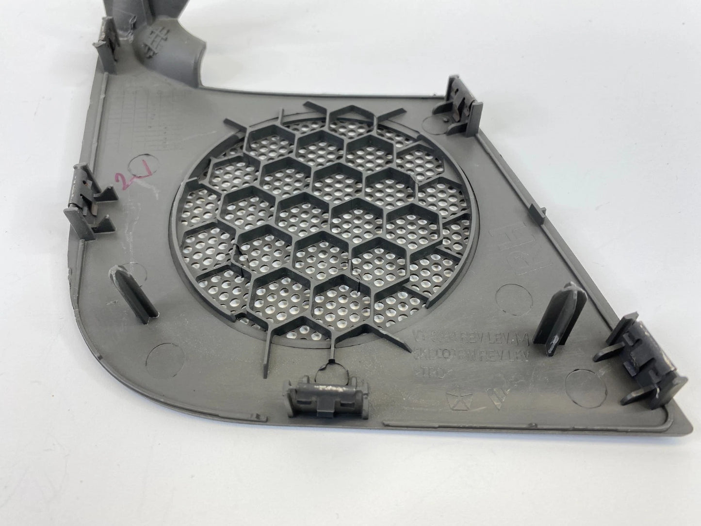 2005-2007 JEEP GRAND CHEROKEE DASH RIGHT SPEAKER GRILLE TRIM COVER 5KB00TRM OEM
