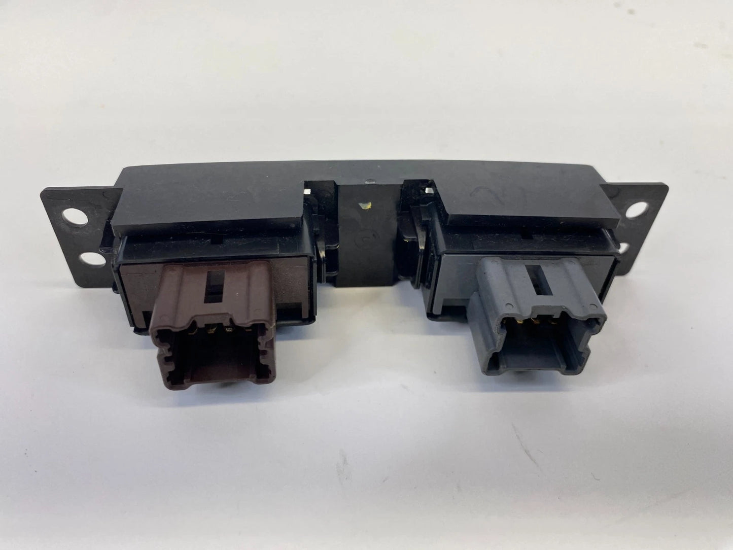 2003-2007 INFINITI G35 SEDAN LEFT & RIGHT HEATED SEAT SWITCHES PAIR SET OEM